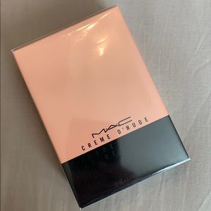MAC cosmetics Creme de Nude Fragrance